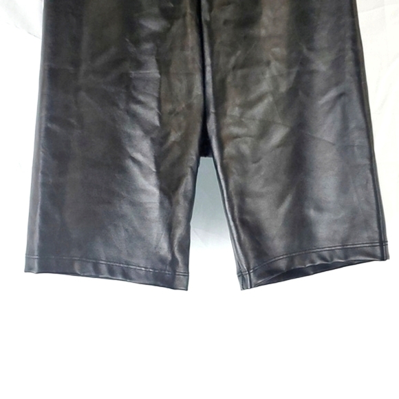 NWT American Eagle Faux Leather Highest Rise Bike Short in Black - Picture 4 of 9